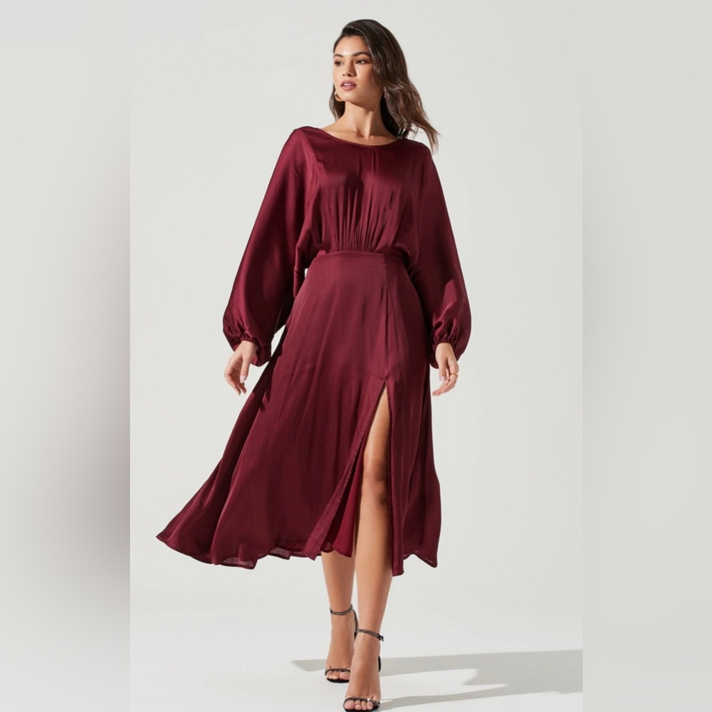 ASTR The Label Marin Dolman Sleeve Midi Dress